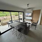 Casa Mana-y Zonza