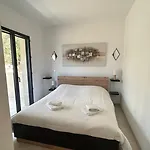 Casa Mana-y Apartmán Zonza