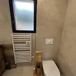 Casa Mana-y Apartmán *